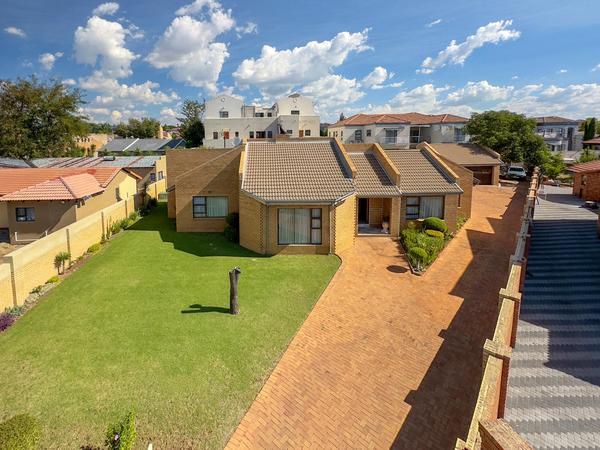 Property For Sale in Country View, Midrand